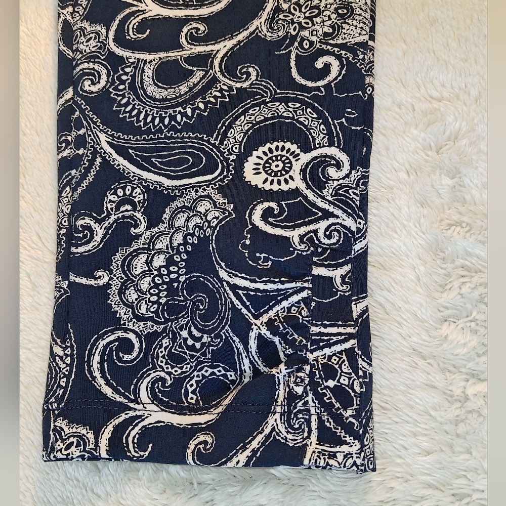 Chico’s Zenergy Size Large 12 Paisley Cropped Leggings Yoga Pants Navy Blue - Picture 6 of 9